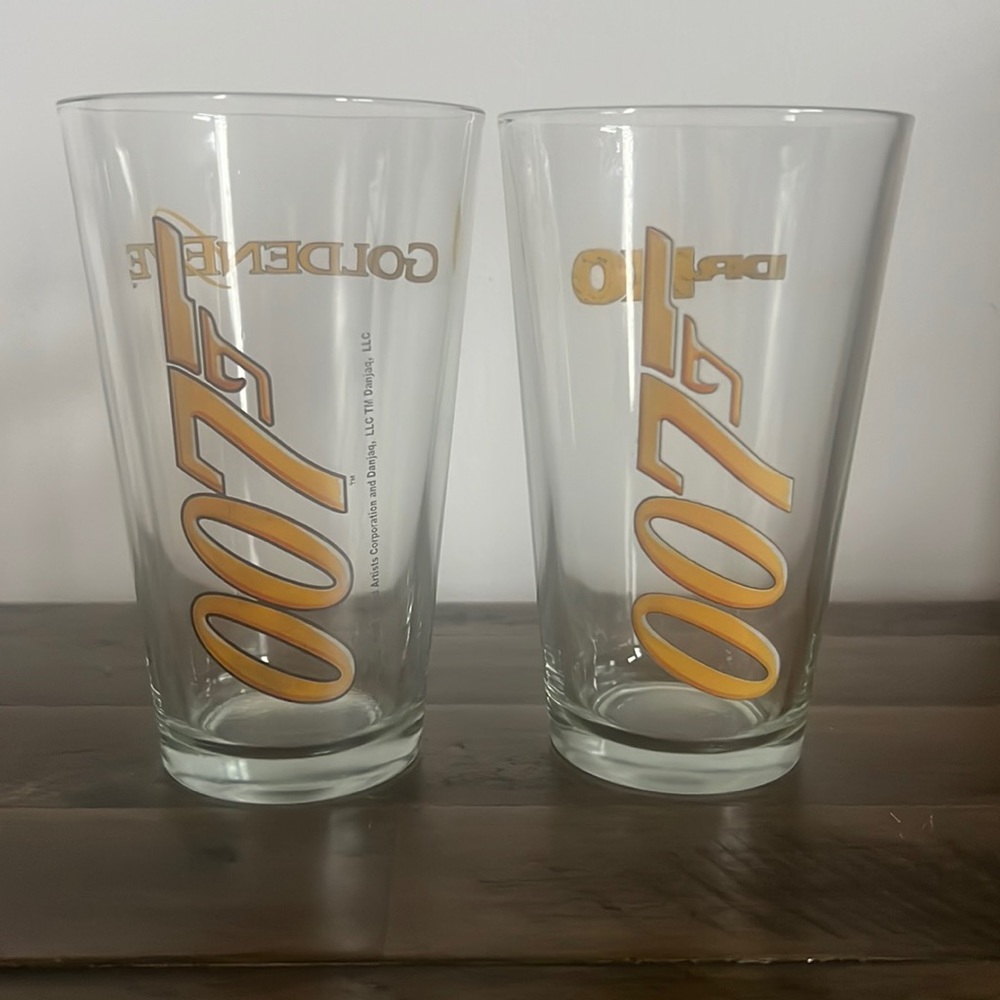 Bond 007 Goldeneye and Dr No Set of Glasses Vintage 1995 15oz